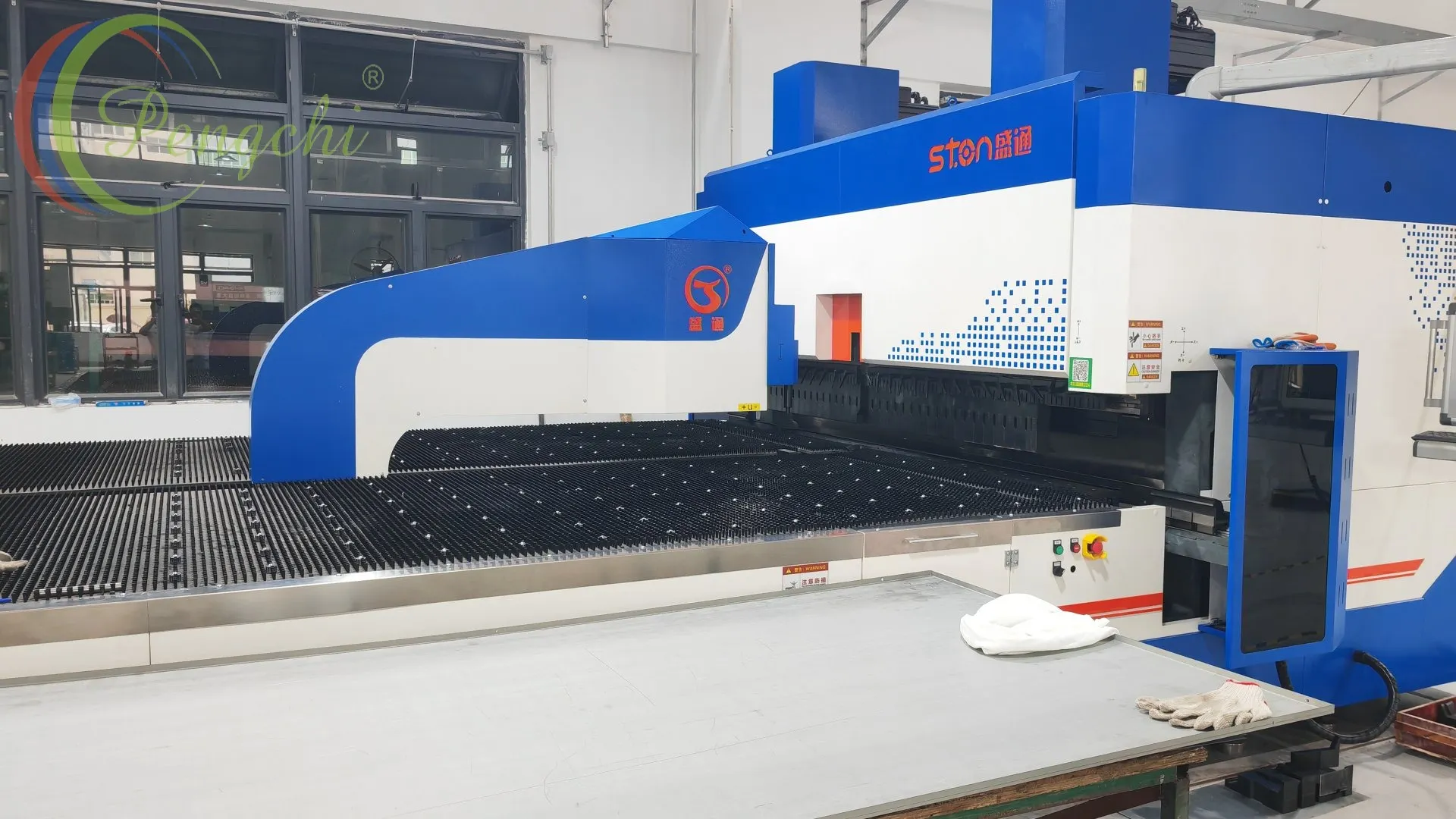Machine combinée laser-poinçonnage