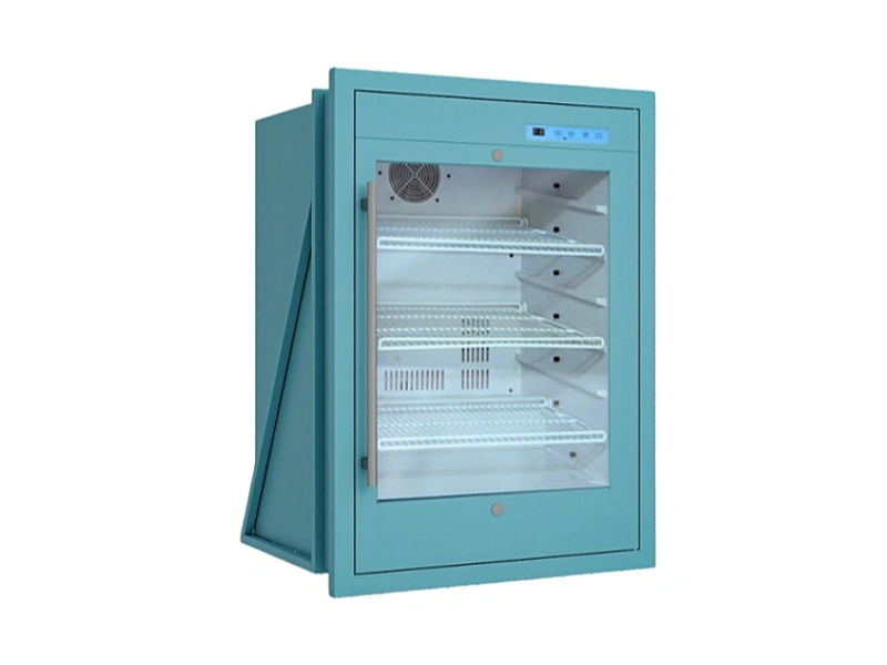 Insulated and refrigerated cabinet